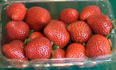 organic california strawberries from whole foods